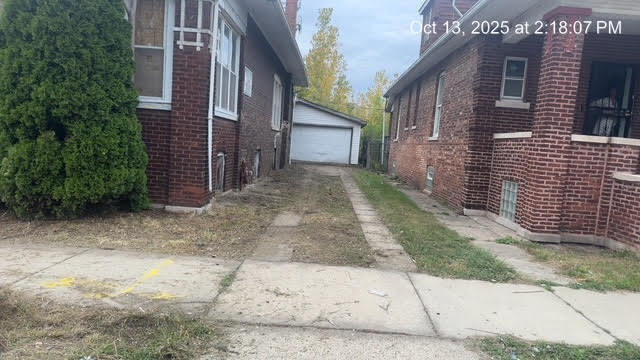 2520 E 72nd Place, Chicago, IL 60649