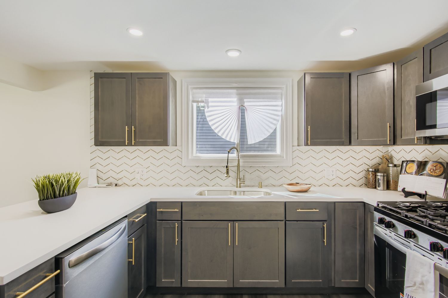 16552 Oxford Drive, Markham, IL 60428