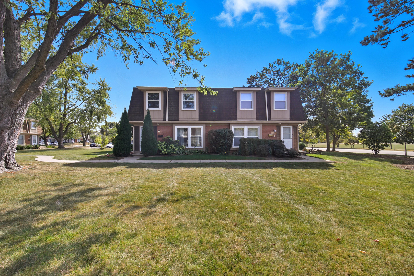 2312 Hyde Court, Schaumburg, IL 60194
