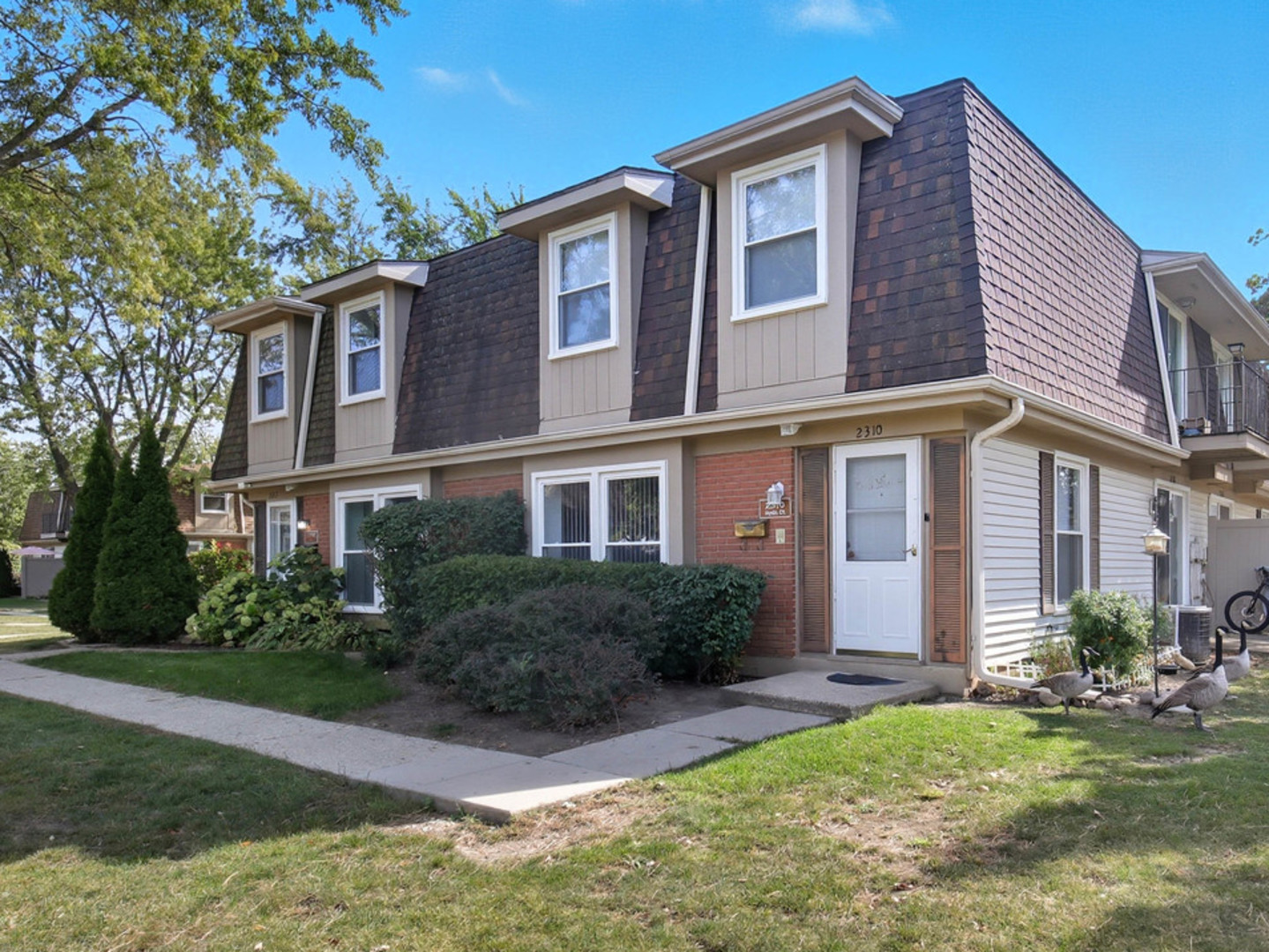2312 Hyde Court, Schaumburg, IL 60194