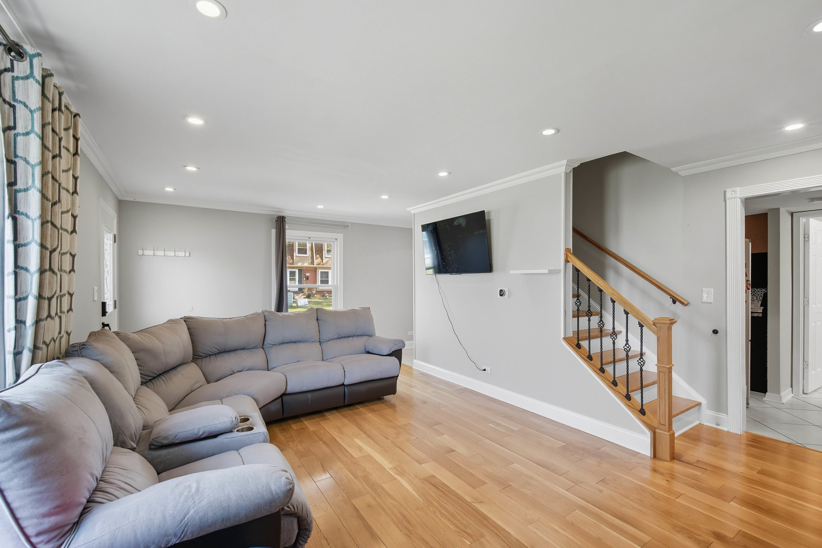 2312 Hyde Court, Schaumburg, IL 60194