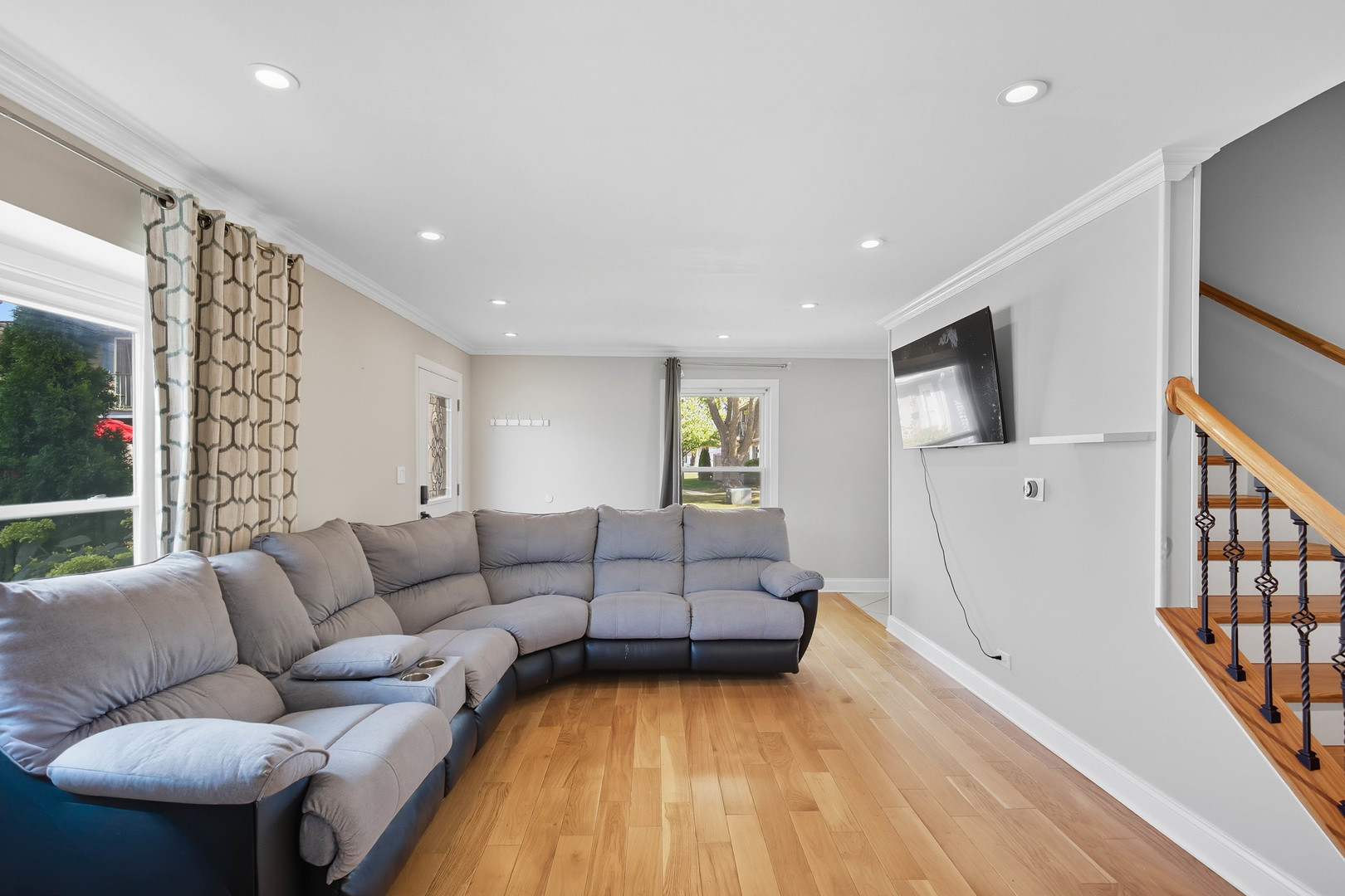 2312 Hyde Court, Schaumburg, IL 60194