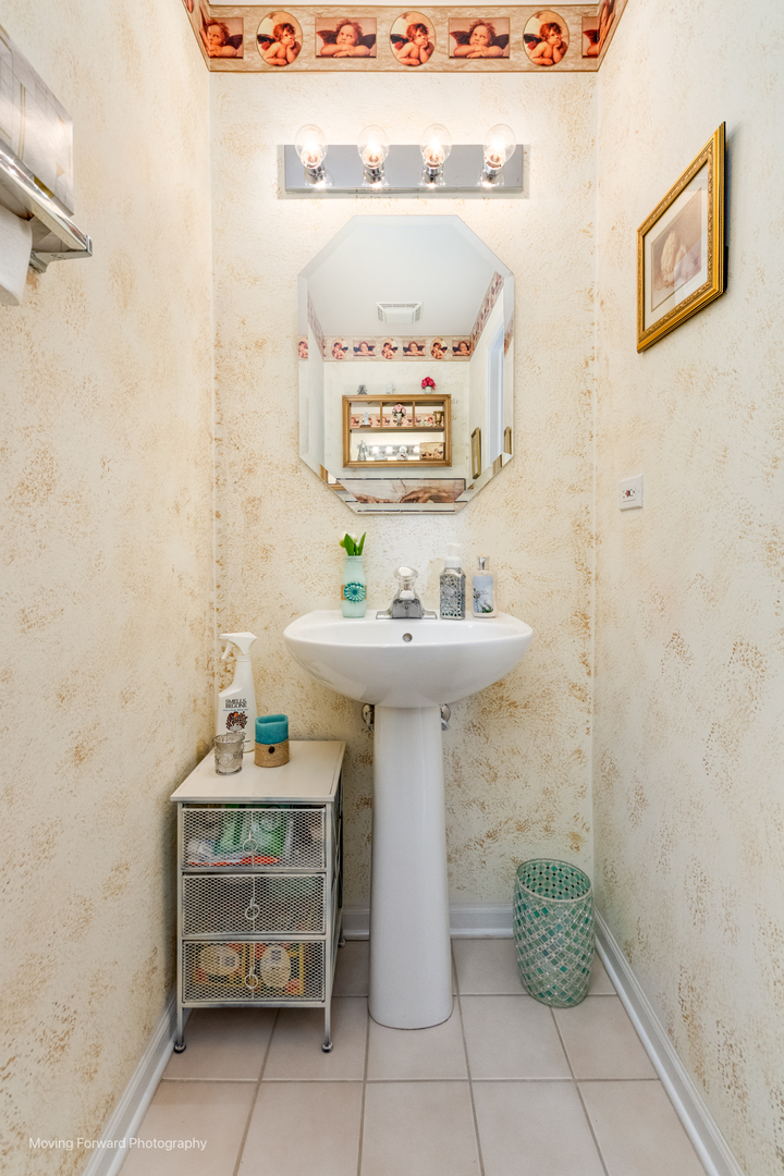 2714 Whitlock Drive, Darien, IL 60561