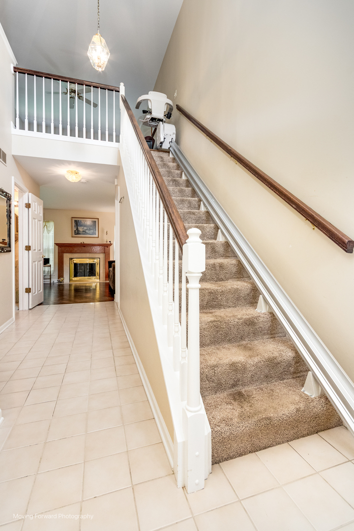 2714 Whitlock Drive, Darien, IL 60561