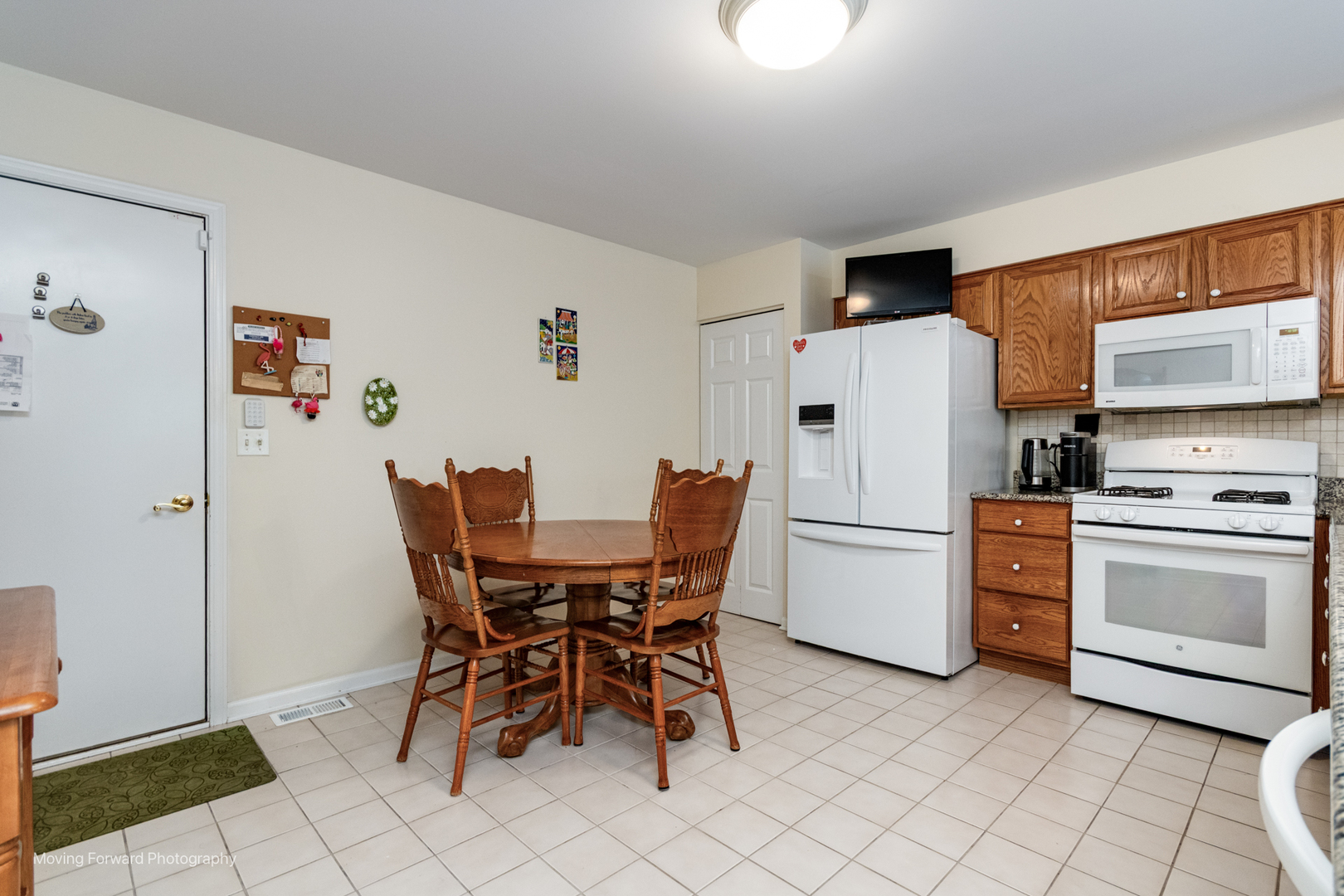 2714 Whitlock Drive, Darien, IL 60561