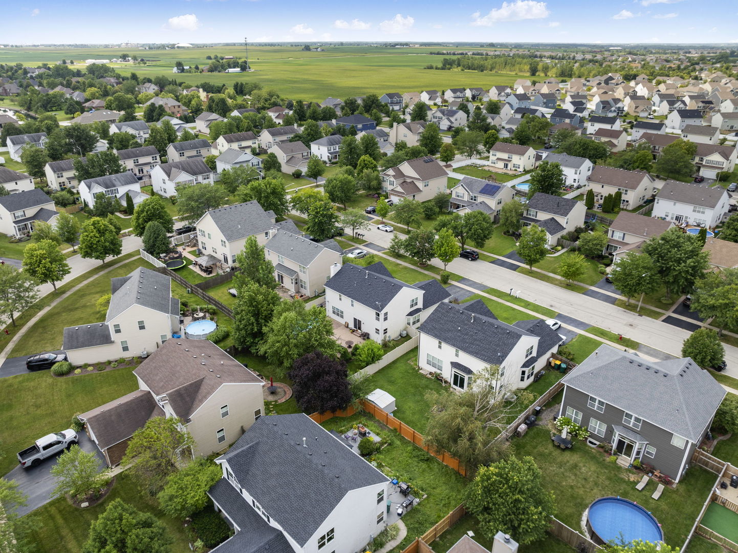 1300 Cambria Drive, Joliet, IL 60431