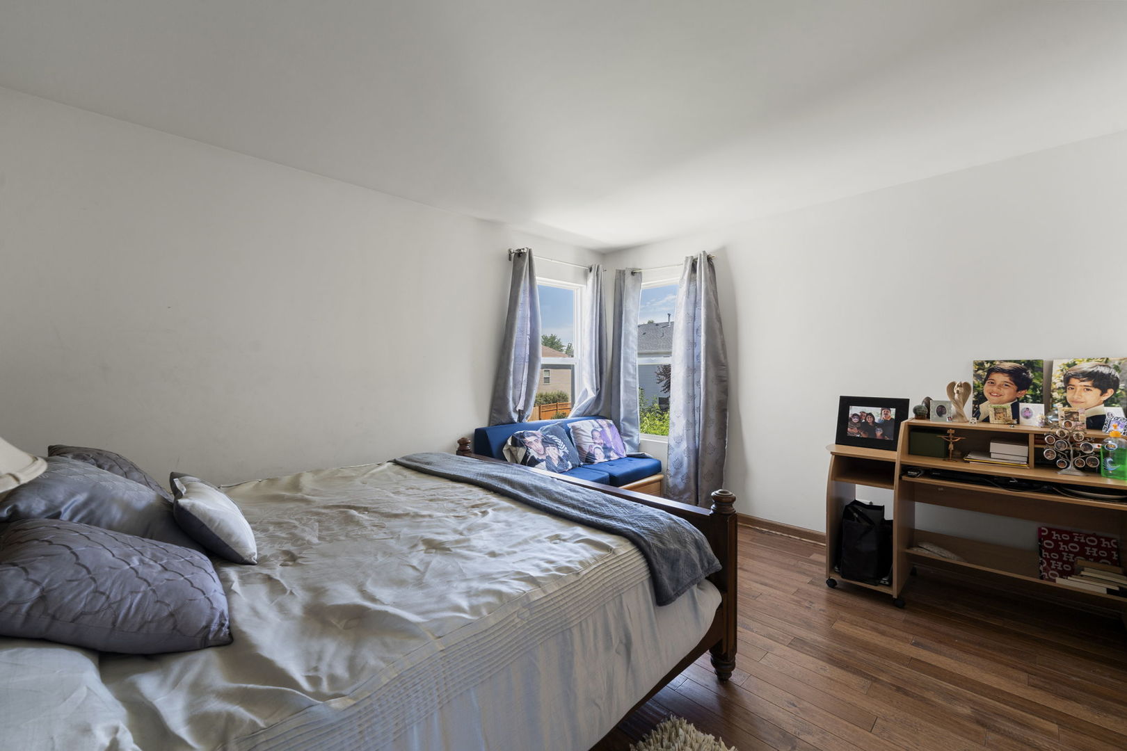 1300 Cambria Drive, Joliet, IL 60431