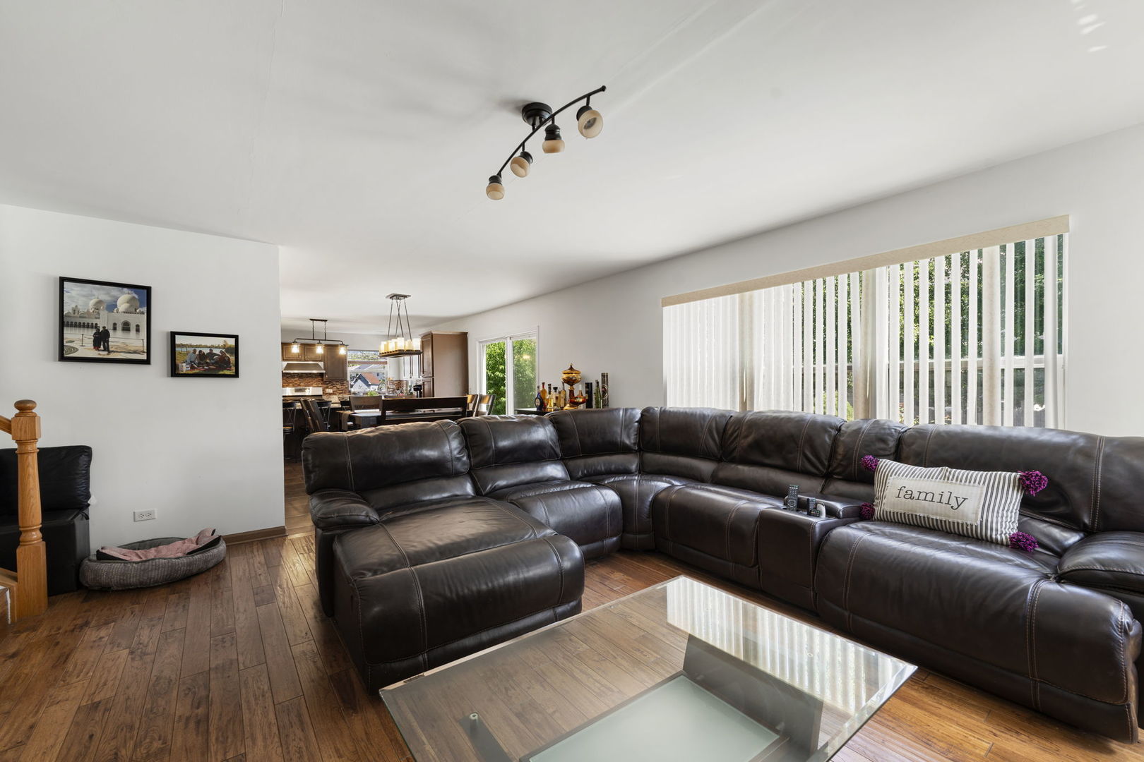 1300 Cambria Drive, Joliet, IL 60431