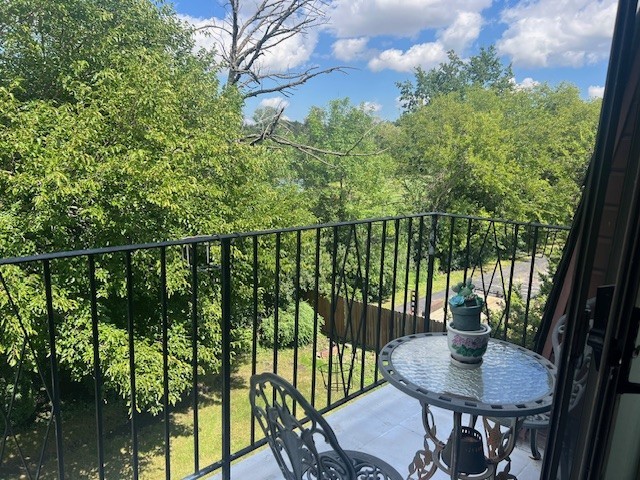 1010 Judson Street #2B, Bensenville, IL 60106