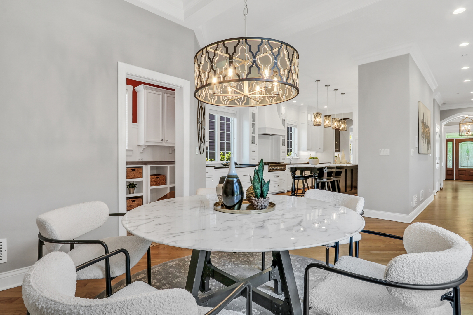 700 E Sunnyside Avenue, Libertyville, IL 60048