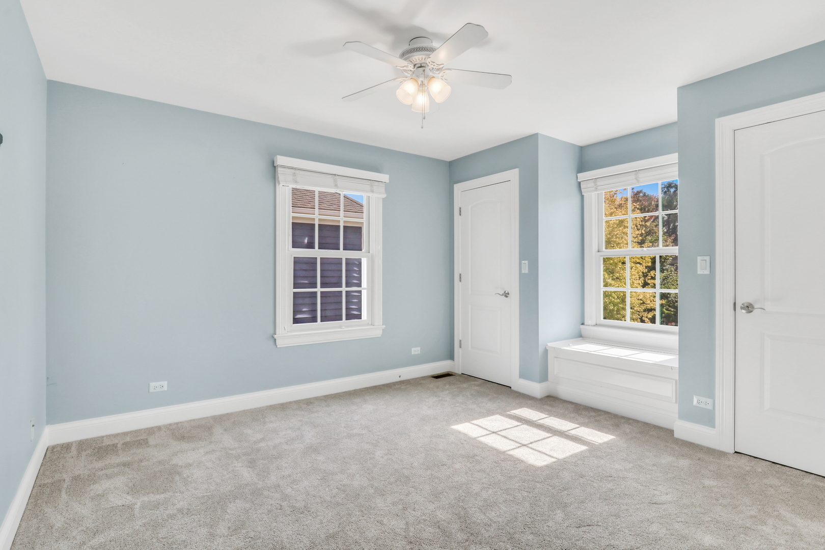 700 E Sunnyside Avenue, Libertyville, IL 60048