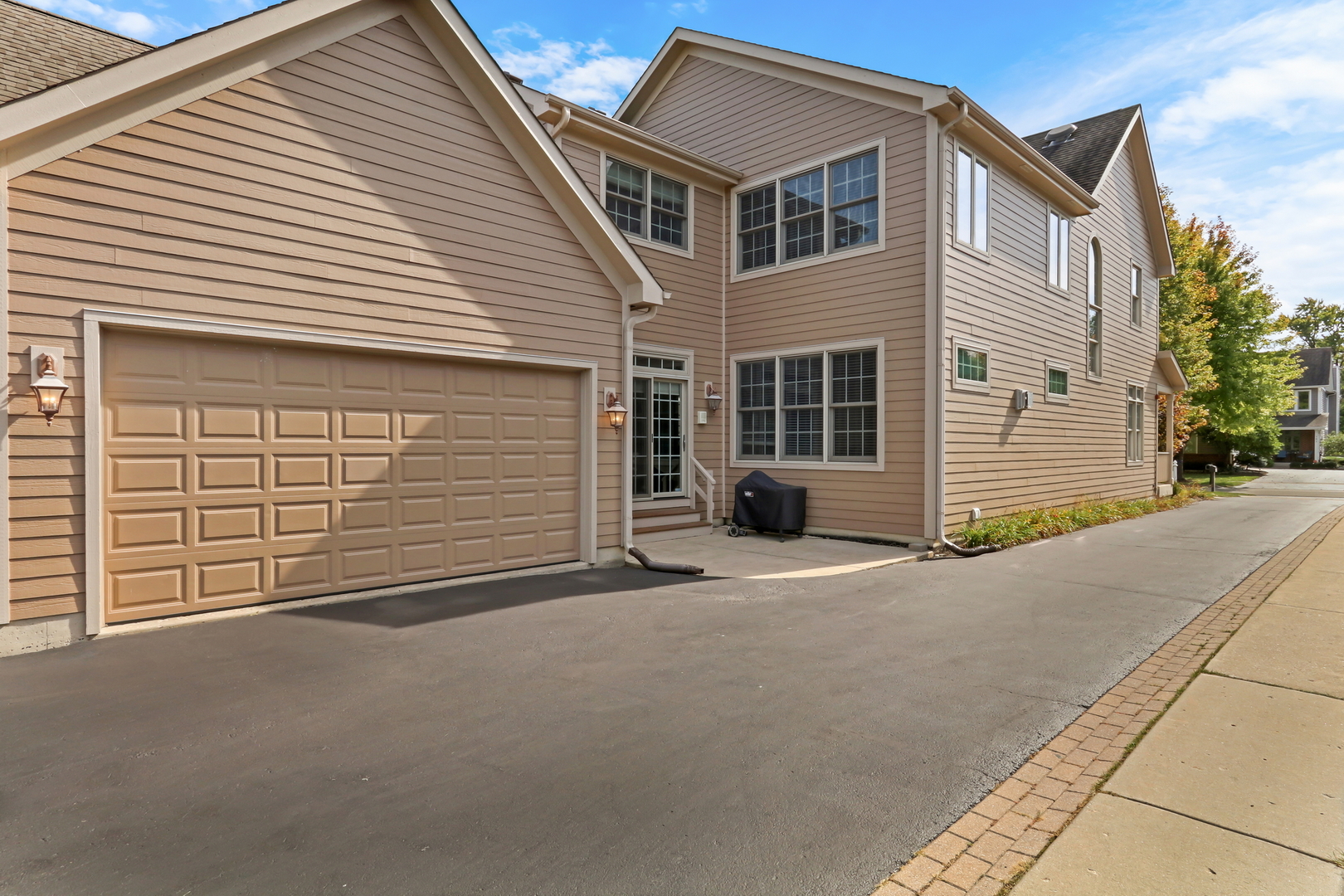 700 E Sunnyside Avenue, Libertyville, IL 60048