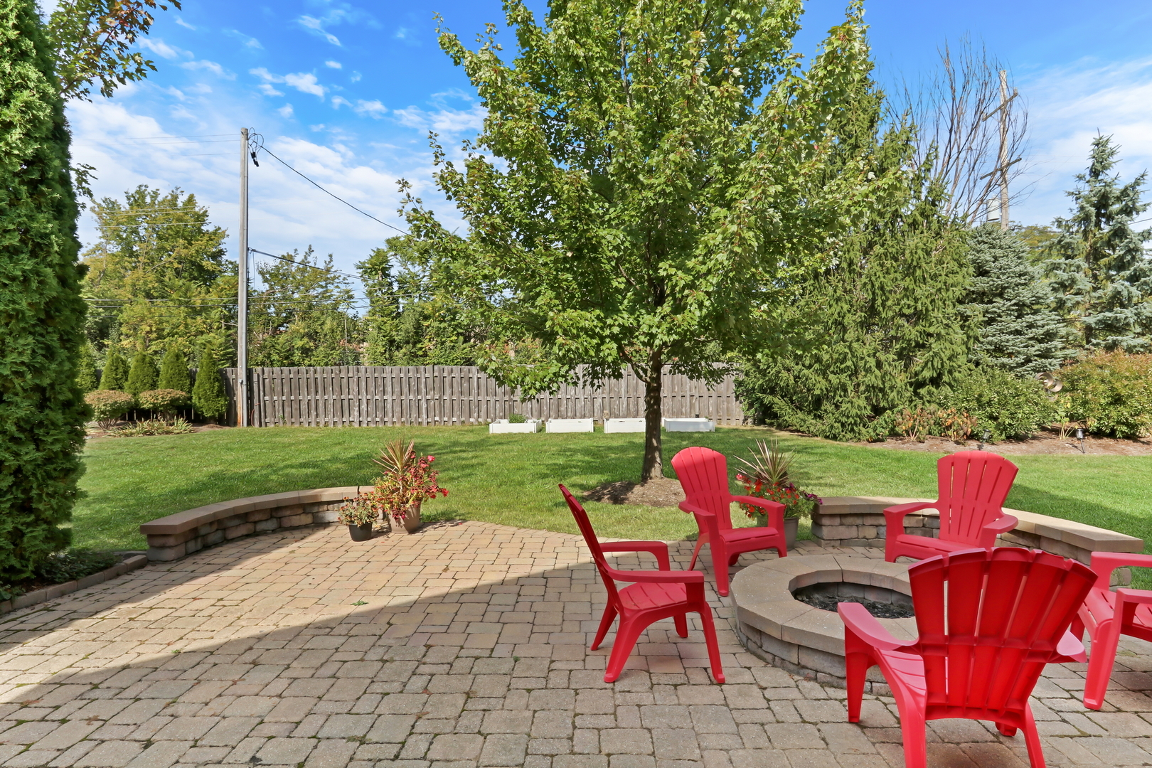 700 E Sunnyside Avenue, Libertyville, IL 60048
