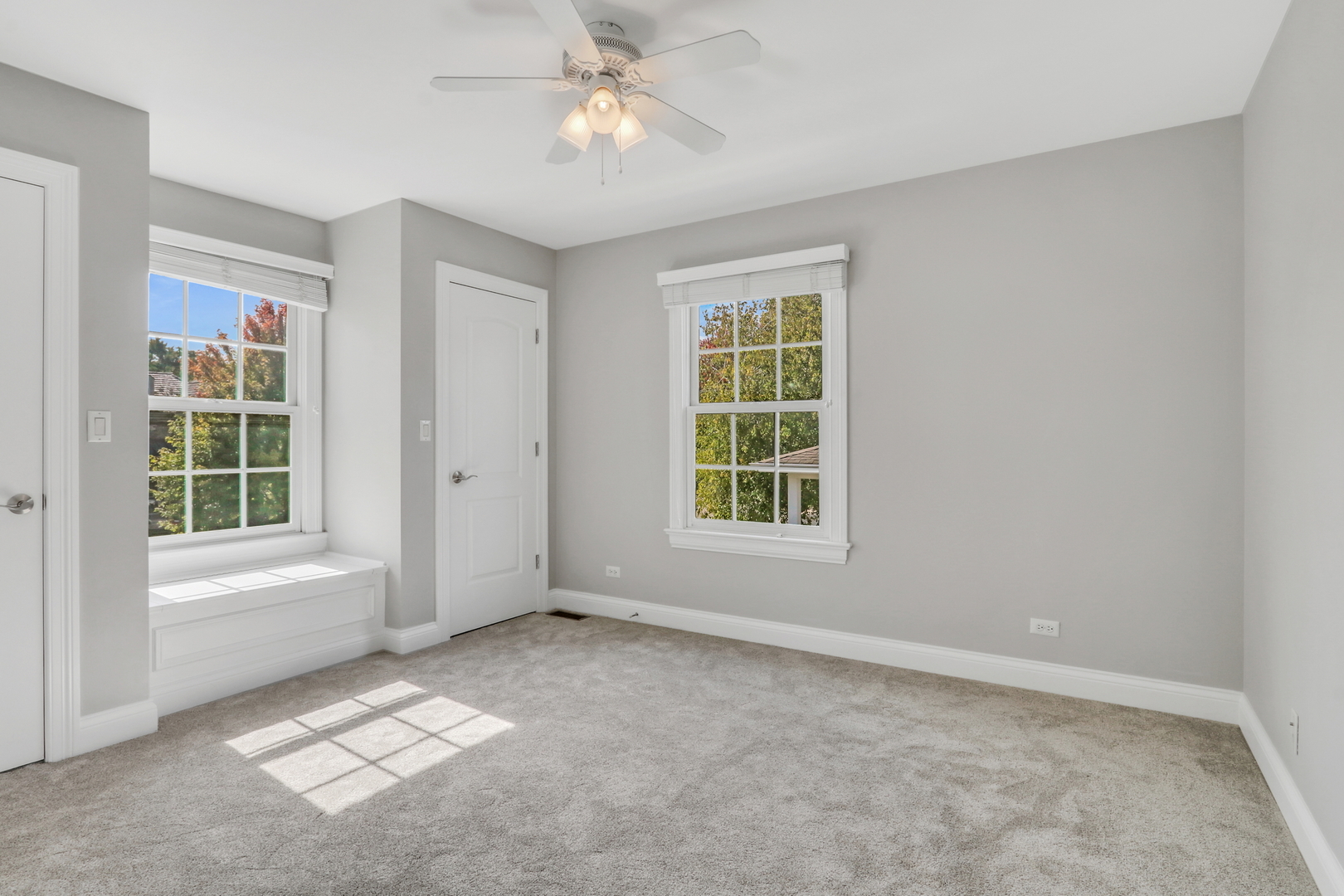 700 E Sunnyside Avenue, Libertyville, IL 60048