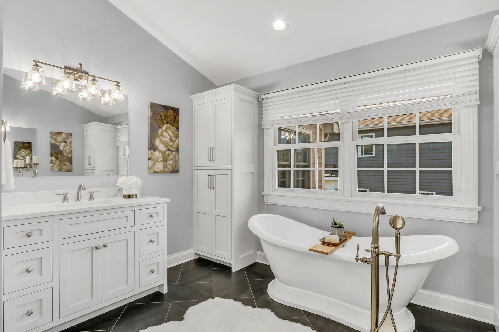 700 E Sunnyside Avenue, Libertyville, IL 60048