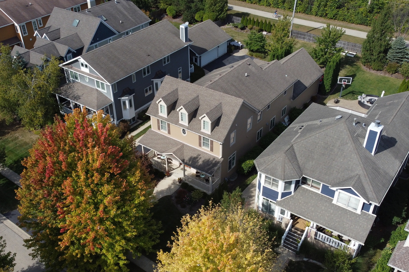 700 E Sunnyside Avenue, Libertyville, IL 60048