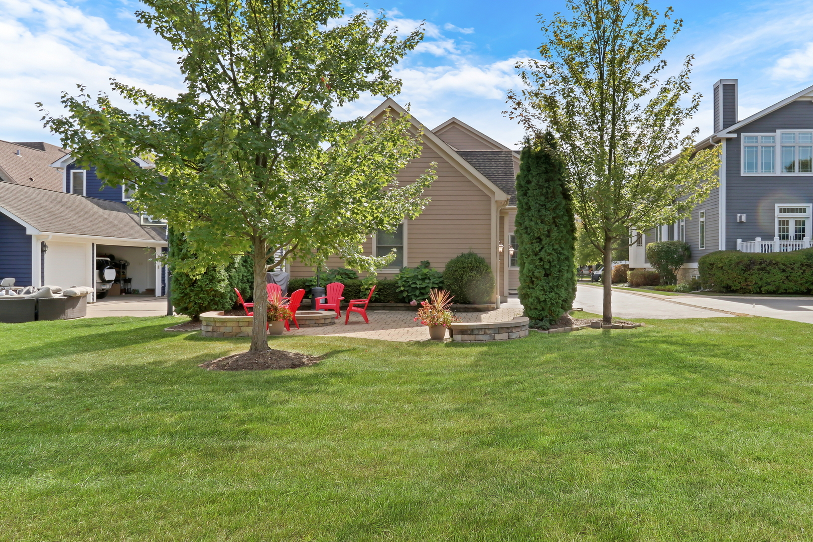 700 E Sunnyside Avenue, Libertyville, IL 60048