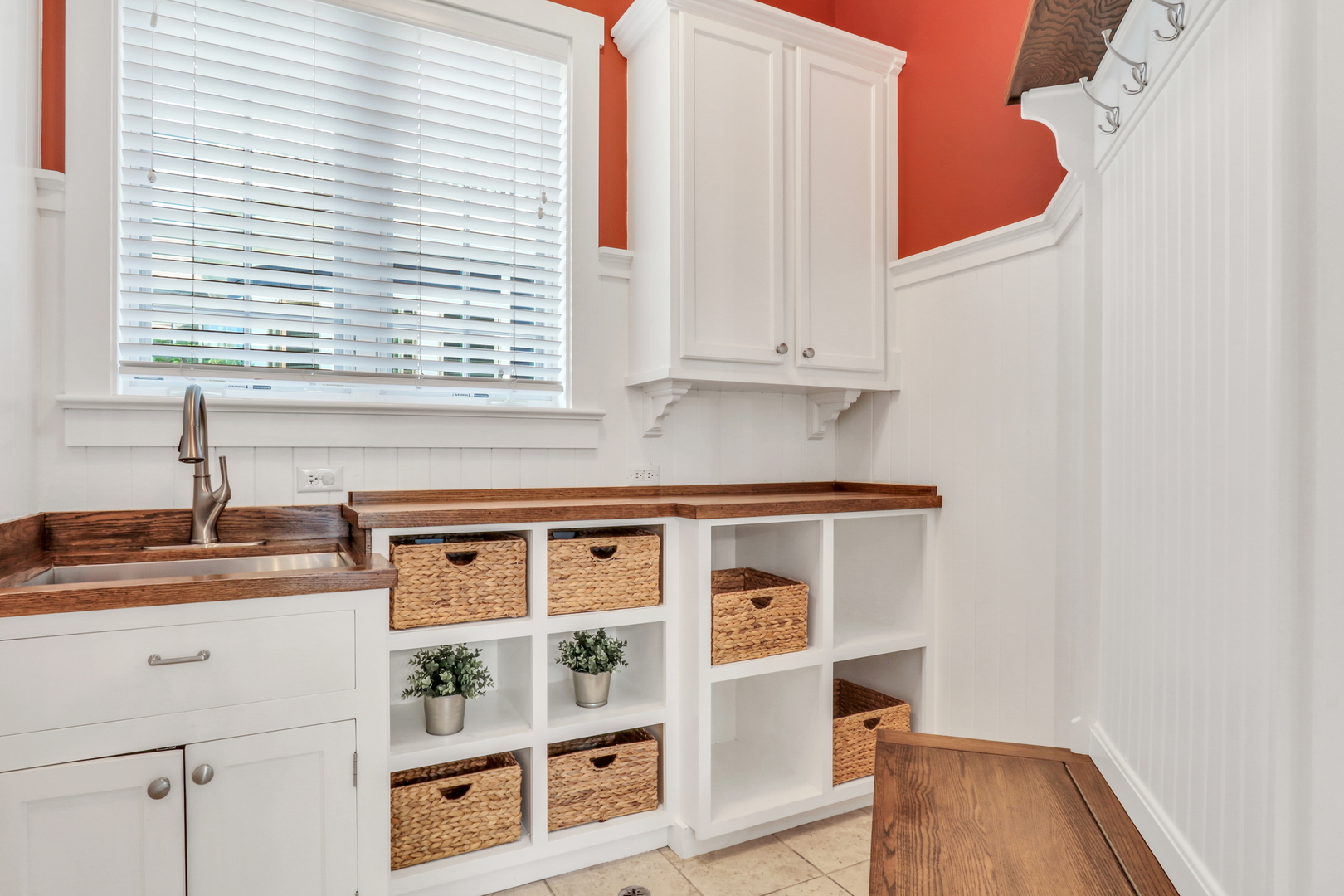 700 E Sunnyside Avenue, Libertyville, IL 60048