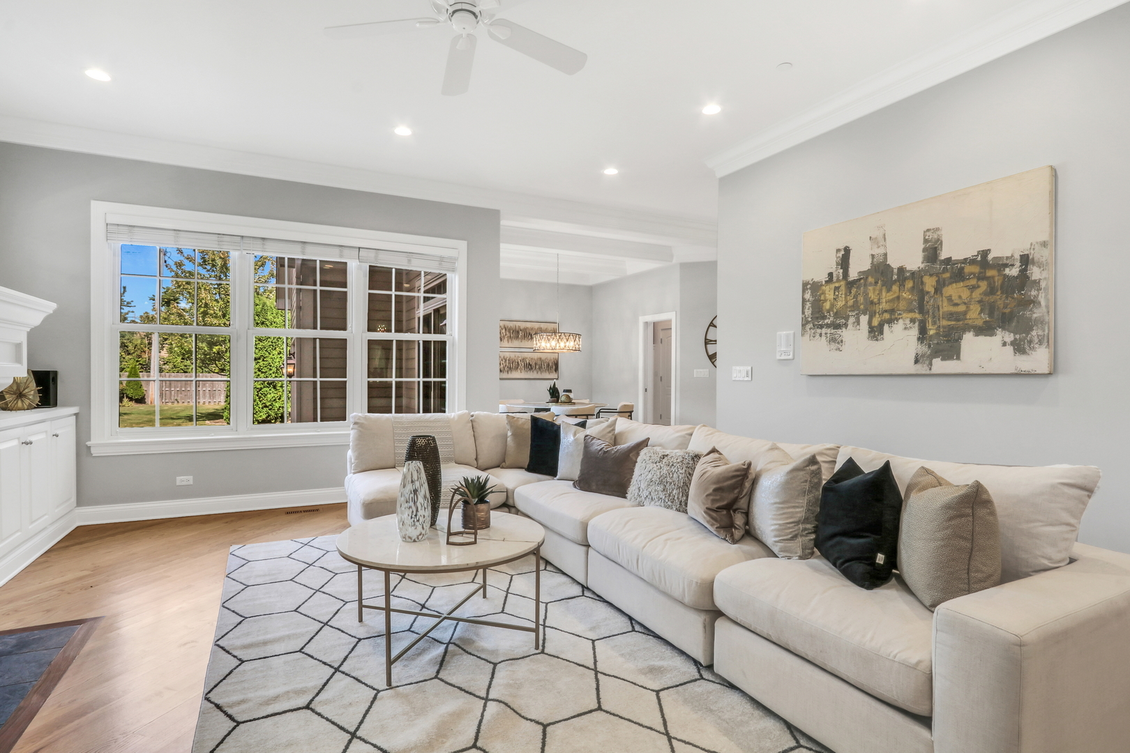 700 E Sunnyside Avenue, Libertyville, IL 60048