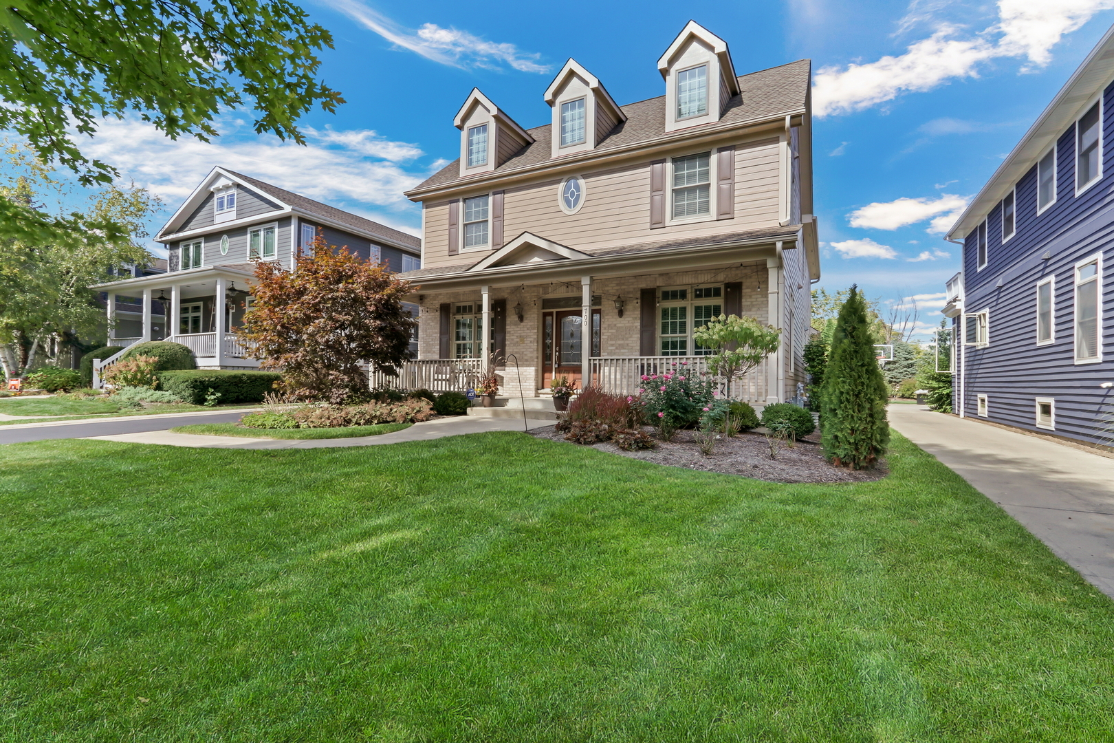 700 E Sunnyside Avenue, Libertyville, IL 60048
