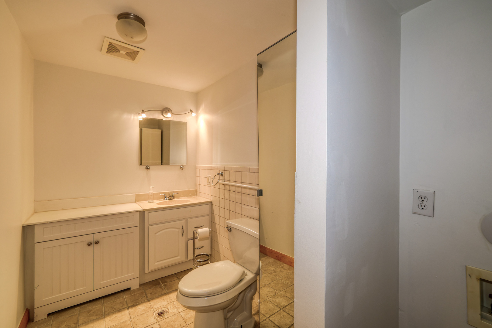 60 S Broadway Avenue #201, Aurora, IL 60505