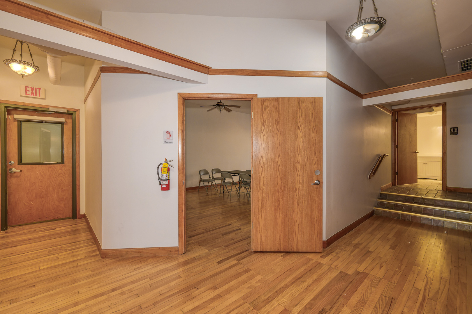 60 S Broadway Avenue #201, Aurora, IL 60505