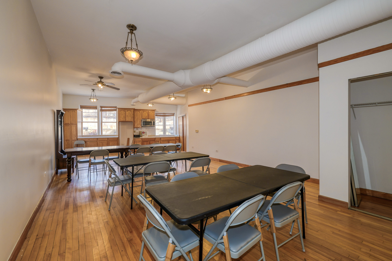 60 S Broadway Avenue #201, Aurora, IL 60505