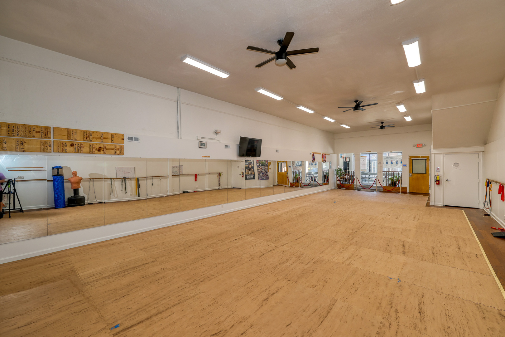 60 S Broadway Avenue, Aurora, IL 60505