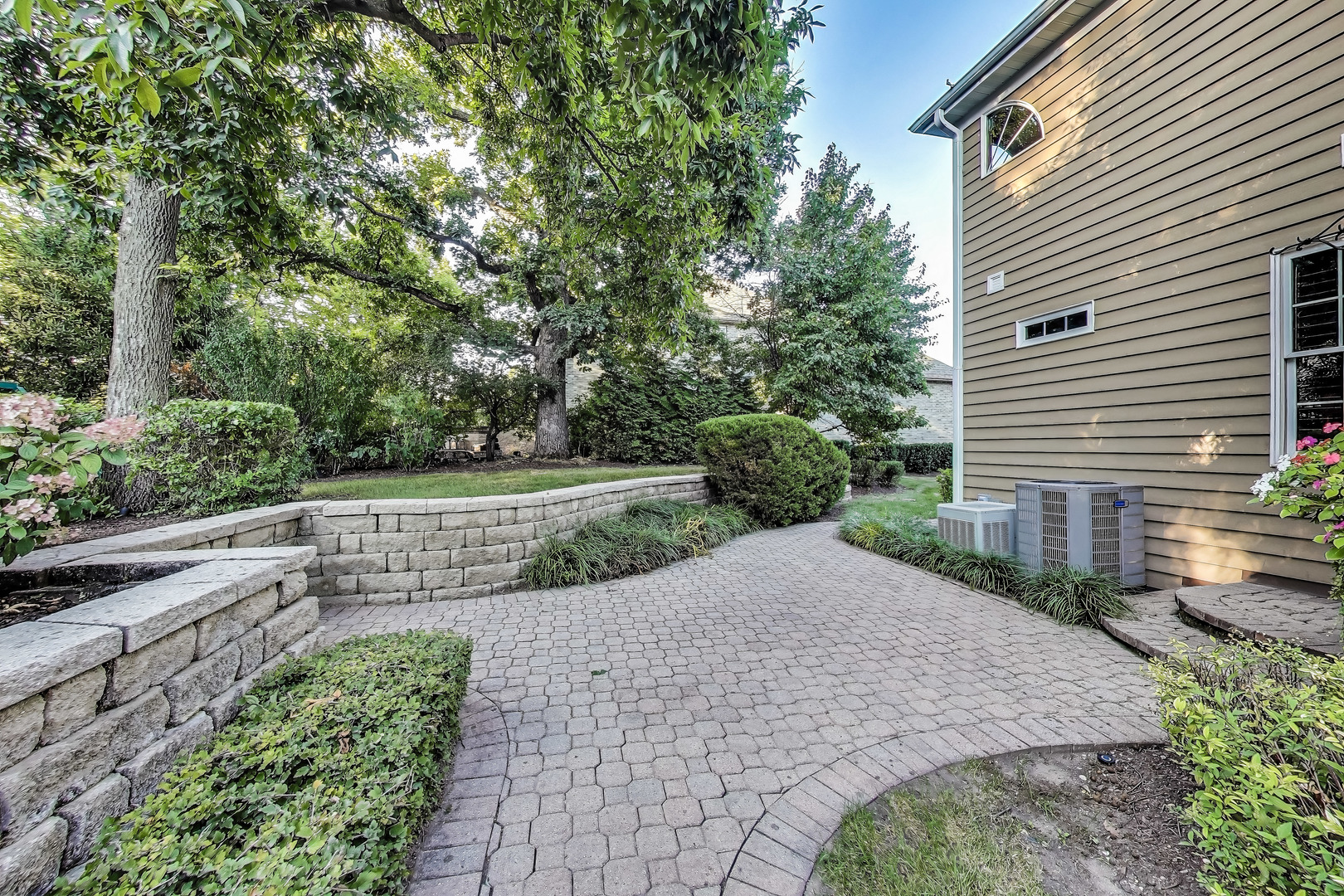 10840 Christopher Drive, Lemont, IL 60439