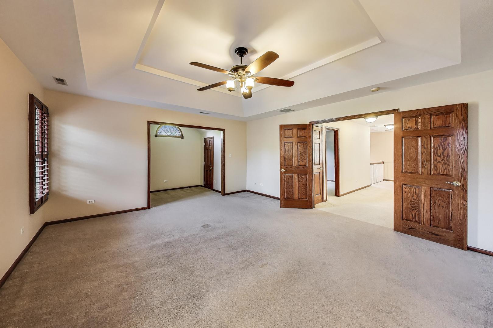 10840 Christopher Drive, Lemont, IL 60439