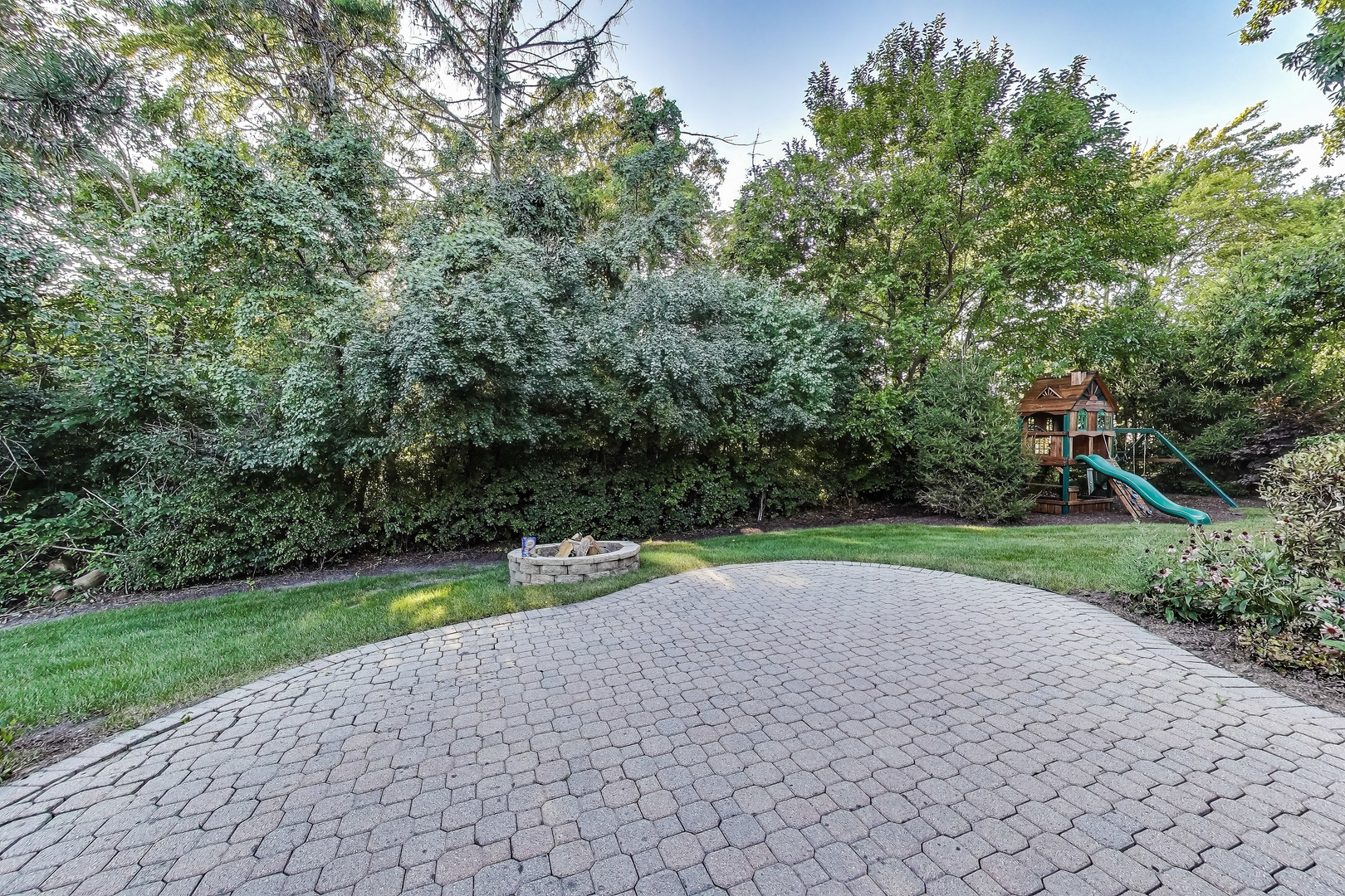 10840 Christopher Drive, Lemont, IL 60439