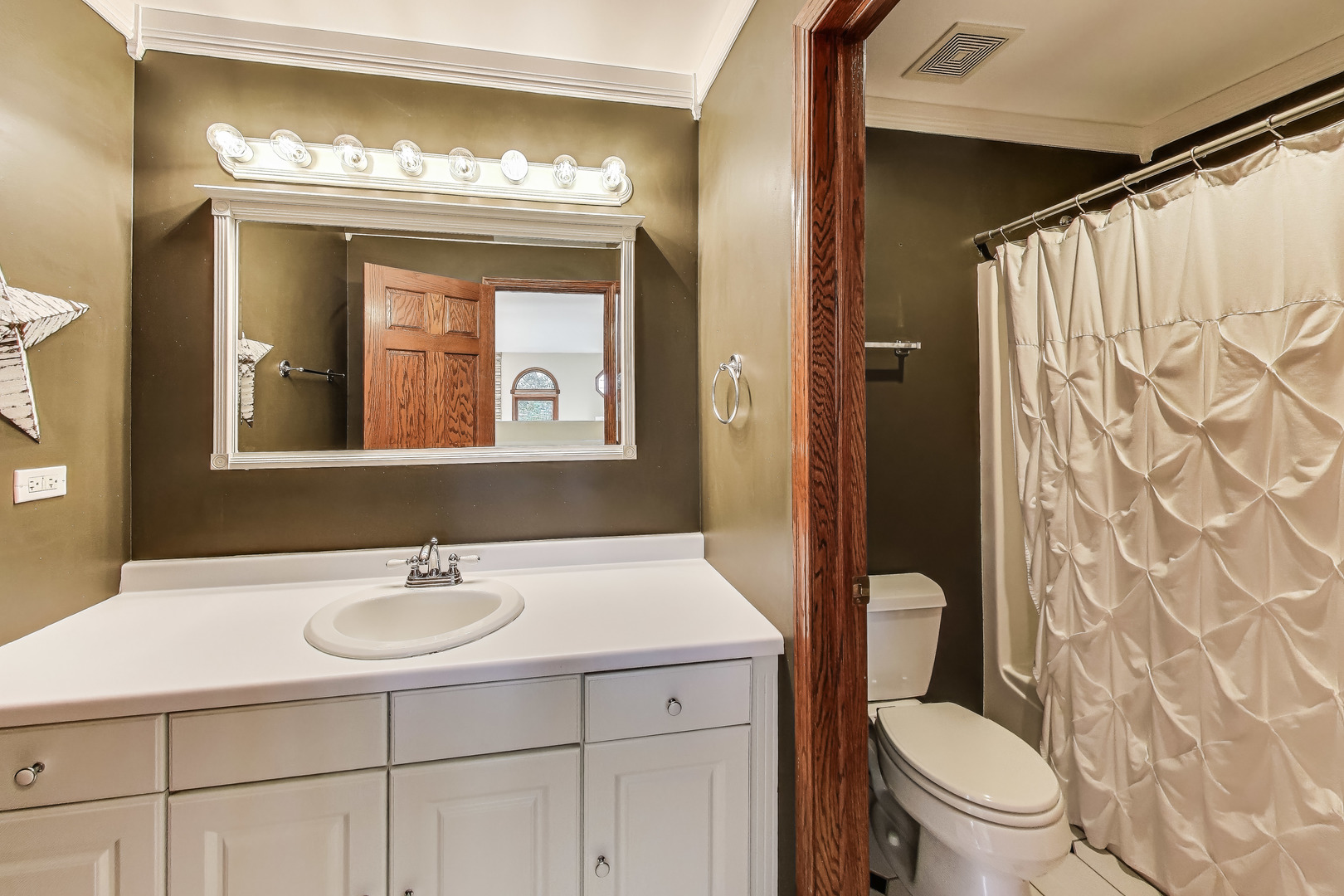 10840 Christopher Drive, Lemont, IL 60439