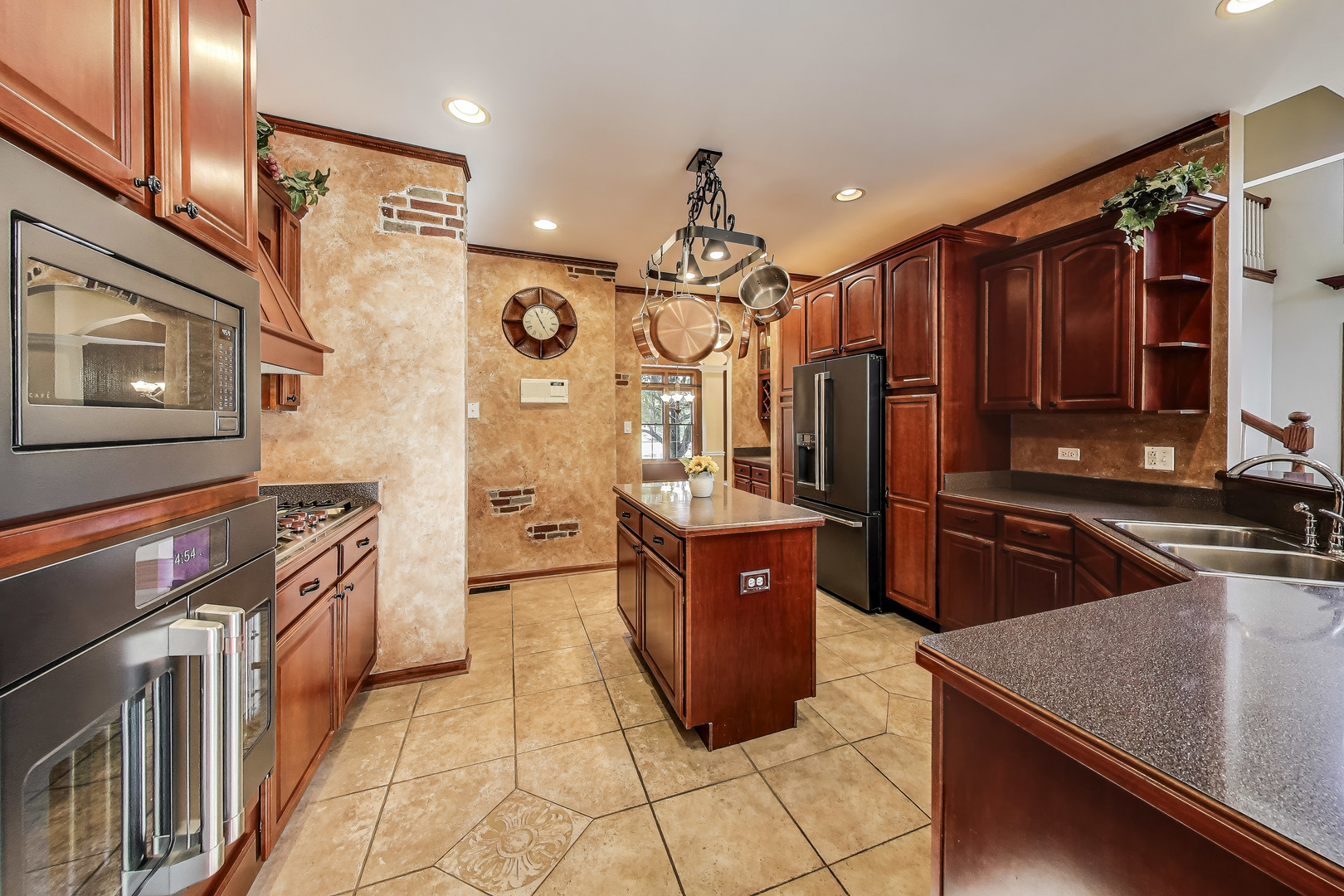 10840 Christopher Drive, Lemont, IL 60439