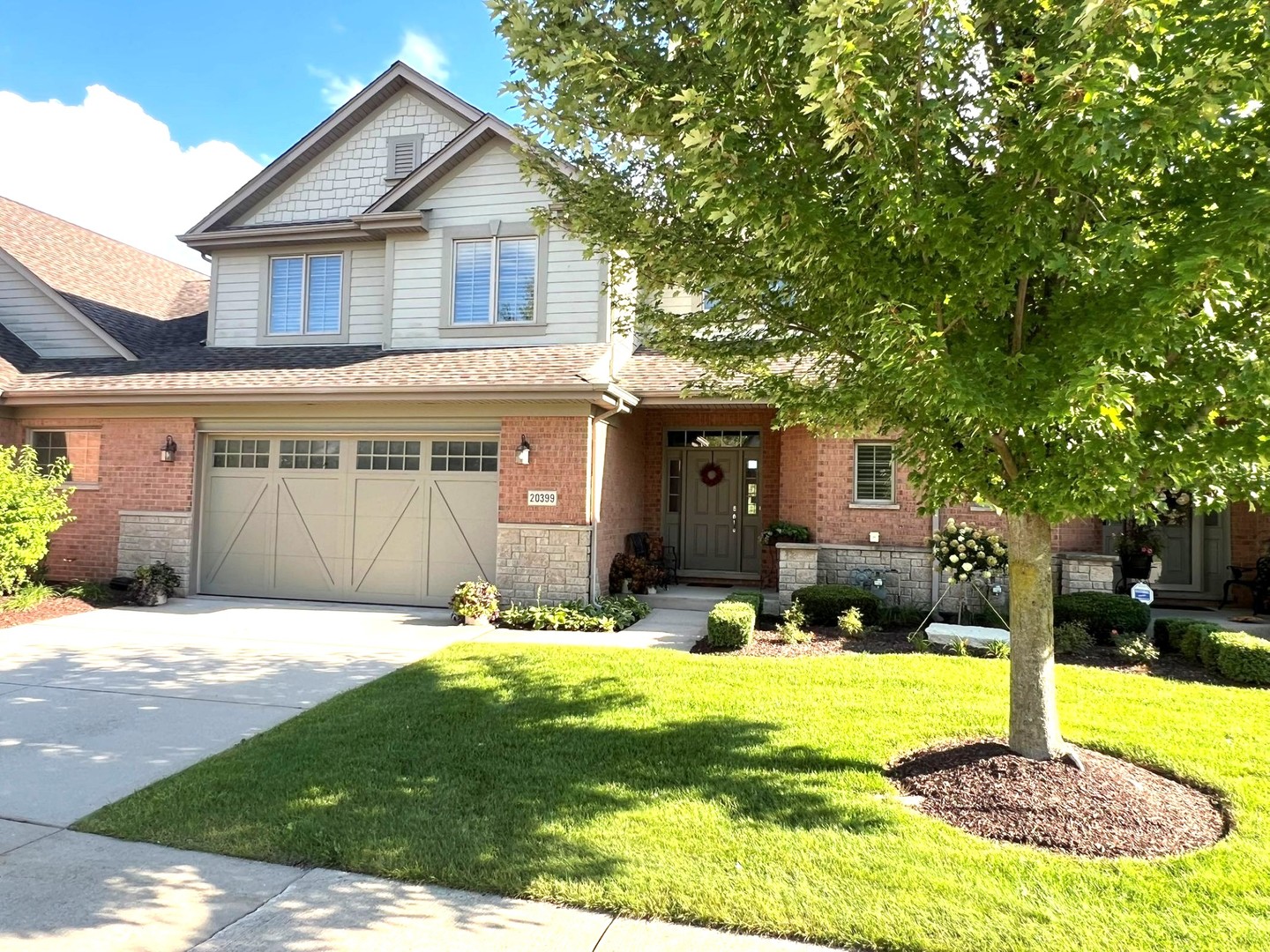 20399 Grosse Point Drive, Frankfort, IL 60423
