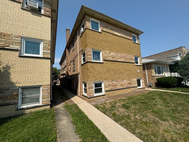 2244 Oak Park Avenue #2W, Berwyn, IL 60402