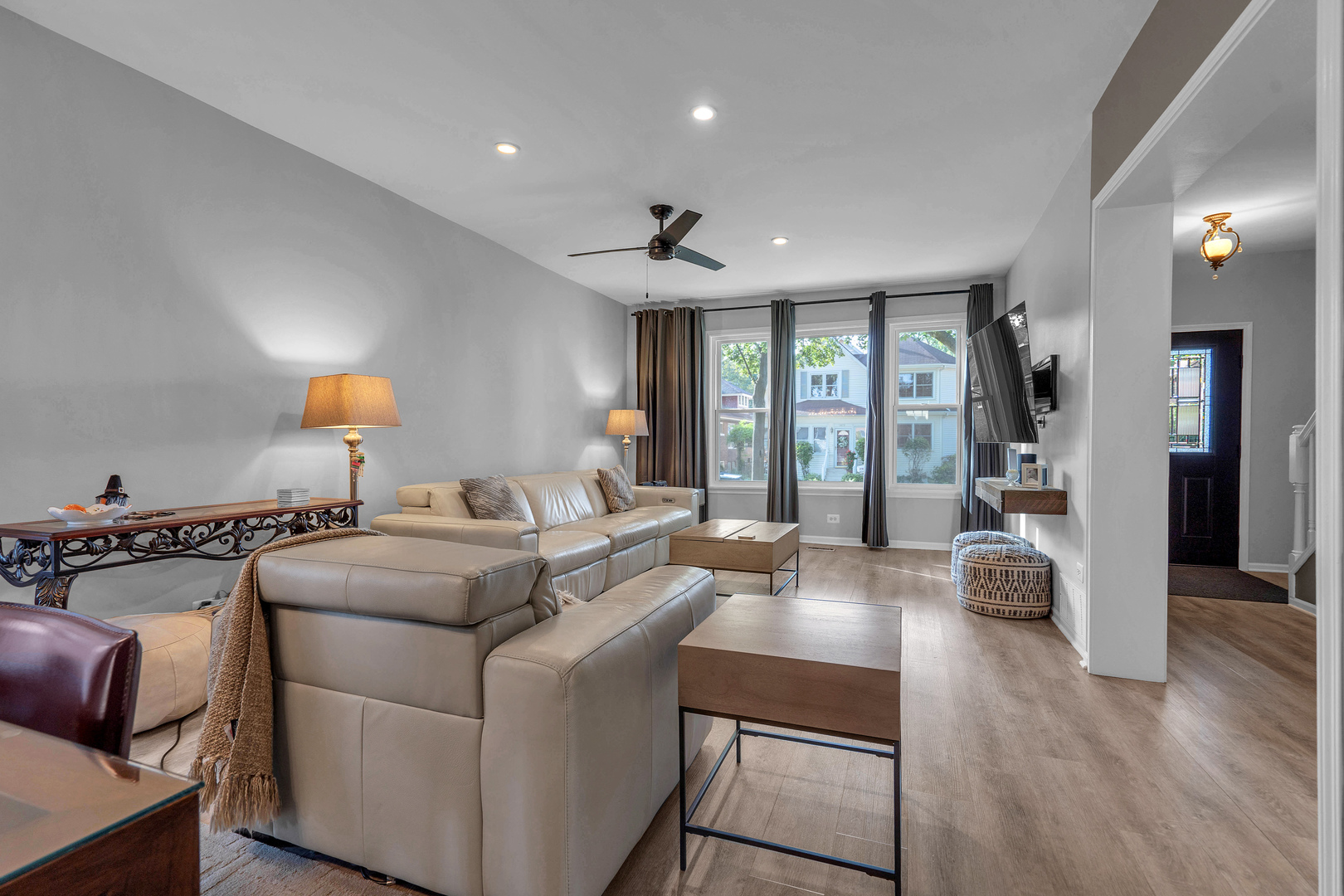 1474 Oakwood Avenue, Des Plaines, IL 60016