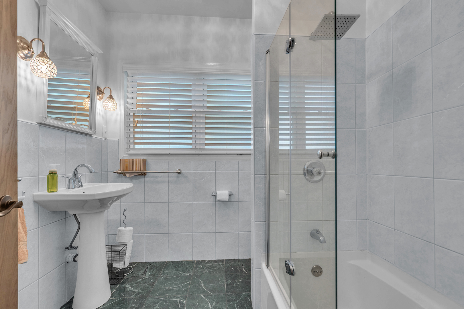 1474 Oakwood Avenue, Des Plaines, IL 60016