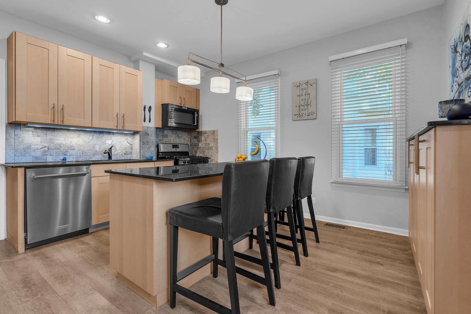 1474 Oakwood Avenue, Des Plaines, IL 60016