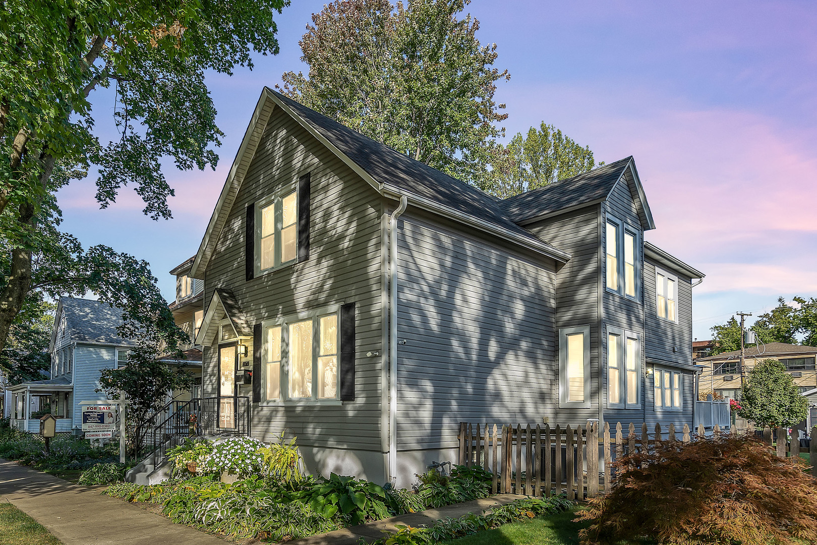 1474 Oakwood Avenue, Des Plaines, IL 60016