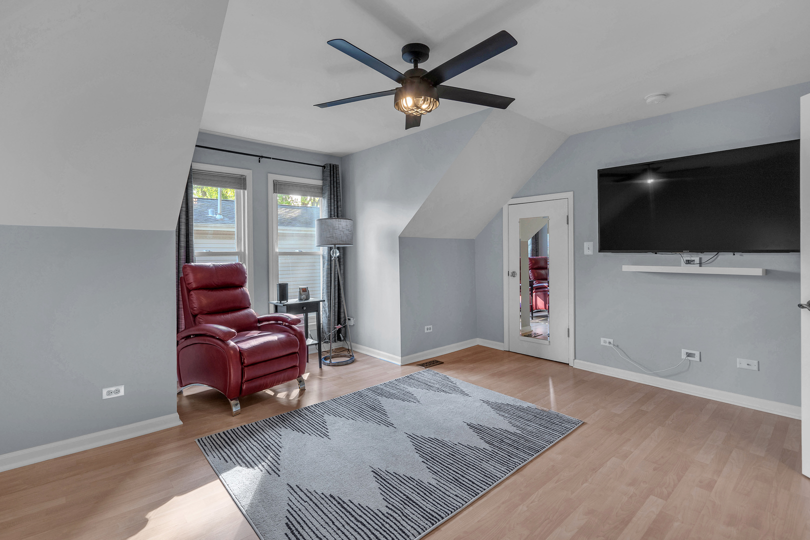 1474 Oakwood Avenue, Des Plaines, IL 60016