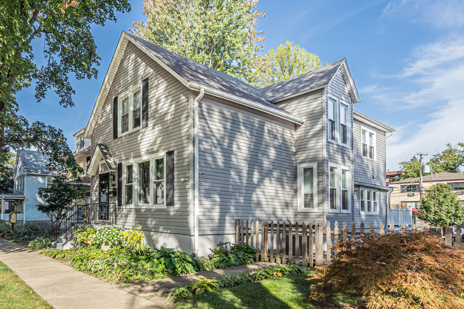 1474 Oakwood Avenue, Des Plaines, IL 60016