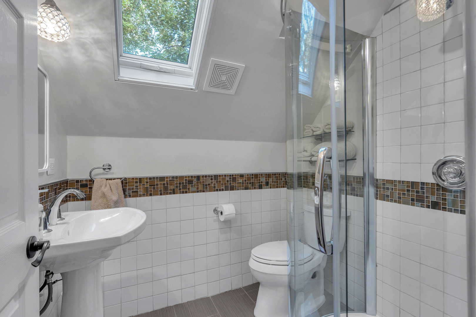 1474 Oakwood Avenue, Des Plaines, IL 60016