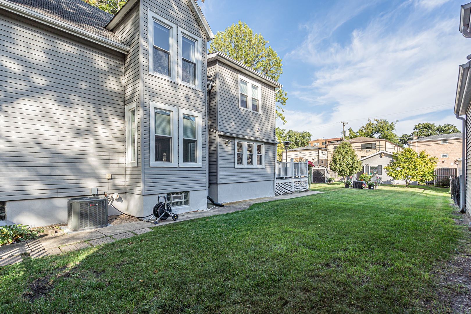 1474 Oakwood Avenue, Des Plaines, IL 60016