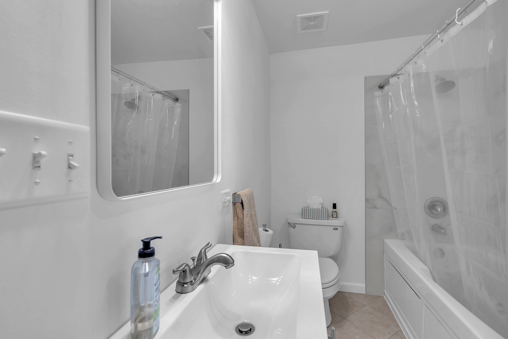 1474 Oakwood Avenue, Des Plaines, IL 60016