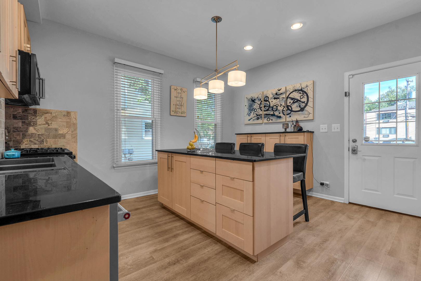 1474 Oakwood Avenue, Des Plaines, IL 60016