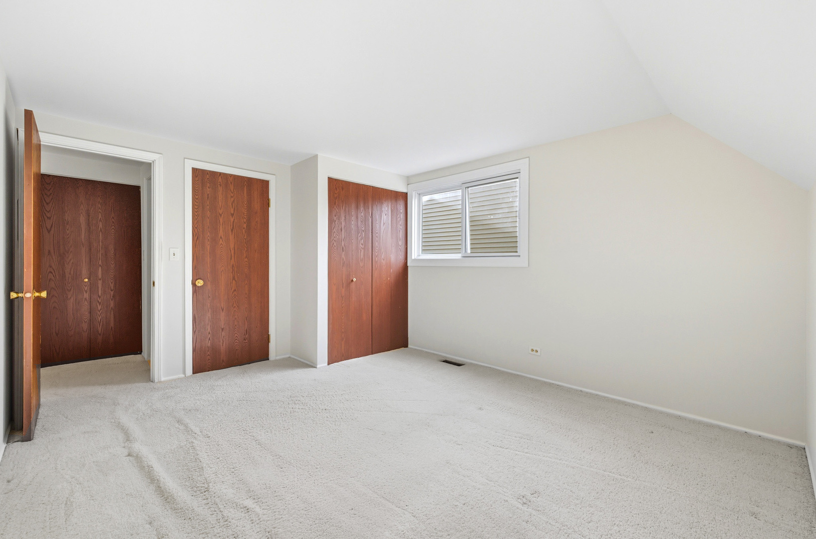 29W409 White Oak Drive, Warrenville, IL 60555