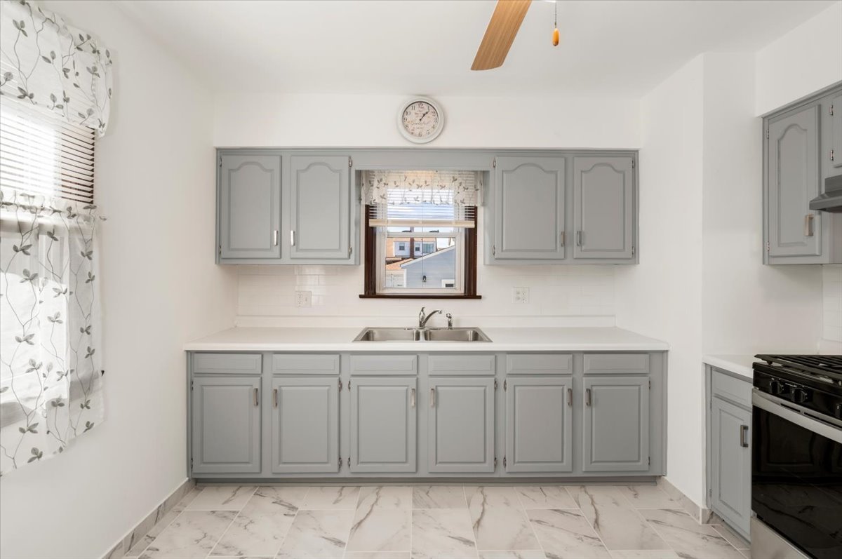 5152 S Lawler Street, Chicago, IL 60638