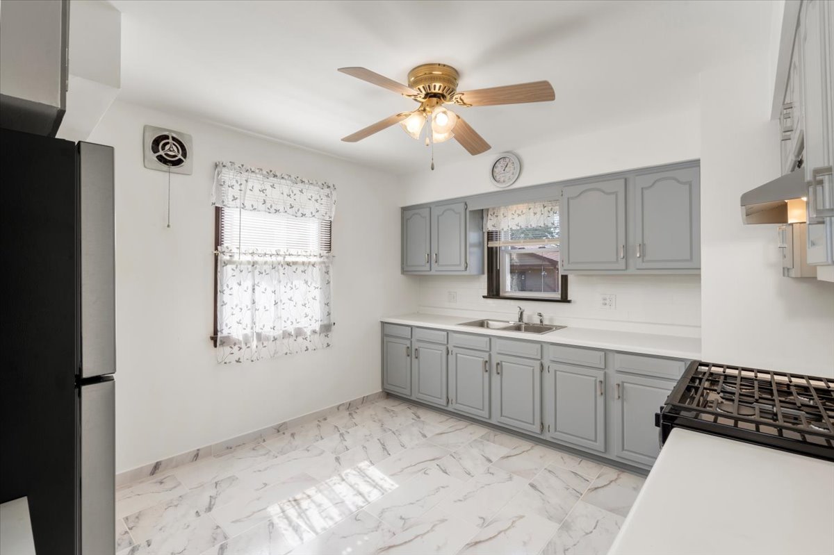 5152 S Lawler Street, Chicago, IL 60638