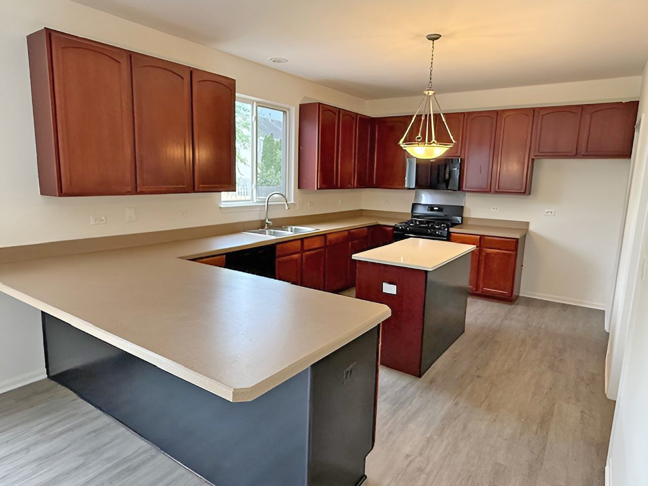 782 Cameron Drive, Antioch, IL 60002