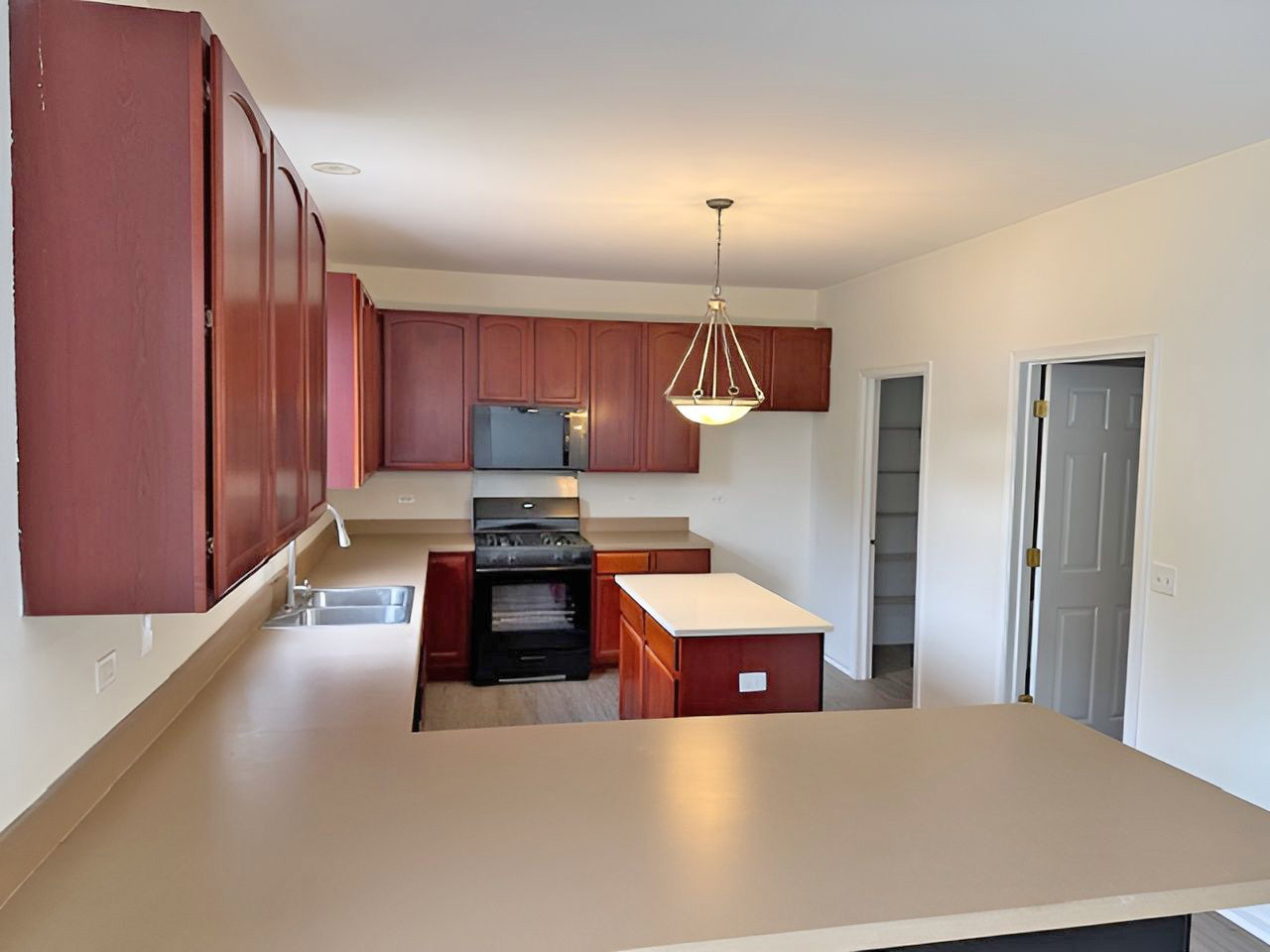 782 Cameron Drive, Antioch, IL 60002